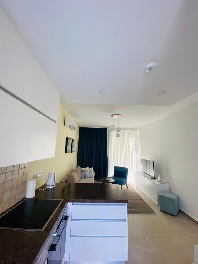Victoria Suites Paphos Exterior foto